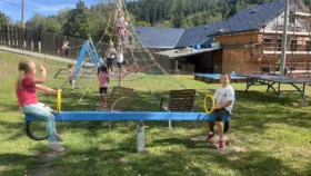 Odpoledne-na-školní-zahrade-09-2026-02