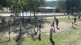 Odpoledne-na-školní-zahrade-09-2026-18
